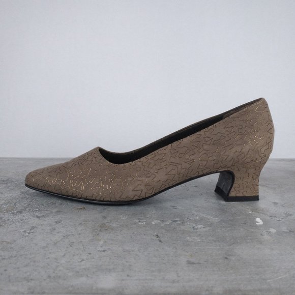 Salvatore Ferragamo Shoes - Vintage Ferragamo Pump Block Heel Bronze Brown Suede Italy Leather Size 5 Square